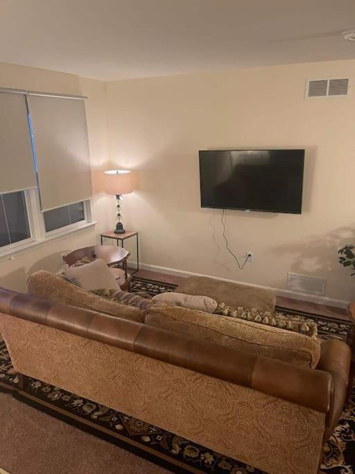 Entire Private 2 Bedrooms House, Nice Neighborhood Arnold Luaran gambar